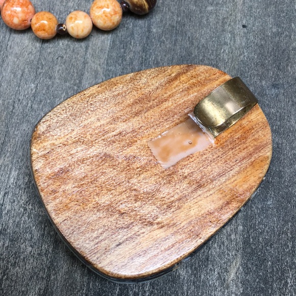 Karla Jordan inlaid shell necklace and earrings - Picture 6 of 11